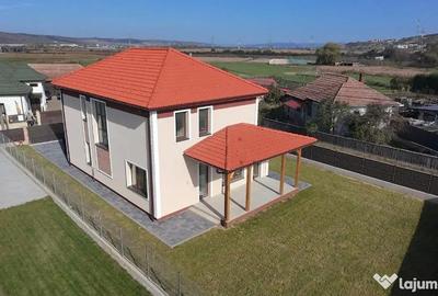 Casă cu 5 camere cu Teren 601 Mp în Central - 11
