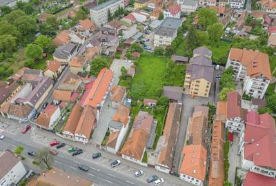 Teren Construcții intravilan de 1263 mp, în Blumăna