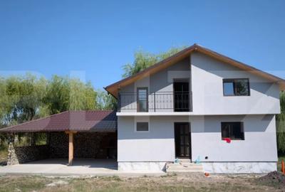 Casă cu 4 camere cu Teren 400 Mp în Lazuri - 2