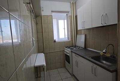 Inchiriez garsoniera spa?ioasa 5 minute metrou - 4