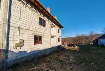 Casă individuală cu 5 camere cu Canalizare în Retevoiești - 18