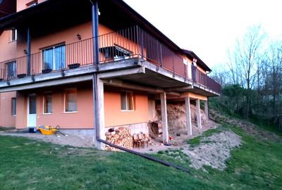 Casă individuală cu 6 camere cu Canalizare în Sud - 4