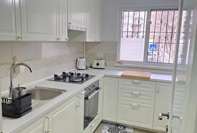 Apartament cu 4 camere semidecomandat în 13 Septembrie