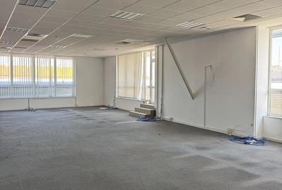 Spațiu comercial, de 900 mp, în P-ța Unirii - 2