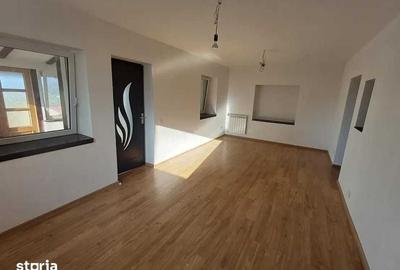 Casă cu 4 camere cu Teren 200 Mp în Ștrand - 1