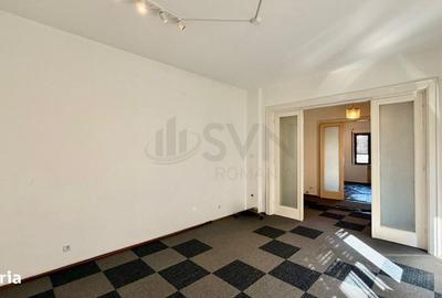 Apartament cu 4 camere semidecomandat în Victoriei