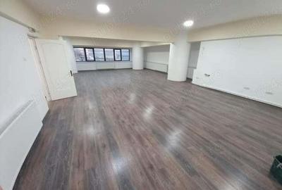 Inchiriez spa?iu comercial VALUE CENTRE BARLAD - 1