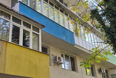 Apartament cu 2 camere semidecomandat, mobilat în 1 Mai - 10
