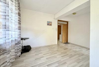 Casa practica, cu curte ?i parcare, in zona centrala - Parcul Carol - 10