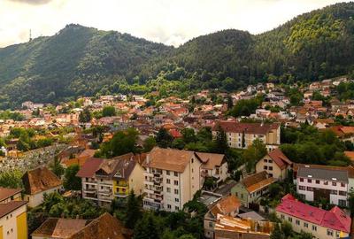 Distinct nivel in vila,5 camere,terase in spectacolul colinei montane,Central,Brasov - 1