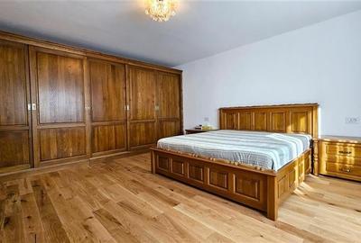 Casa renovata 200mp pe 2 niveluri,parcare, curte cu foisor,Centru, str.Nicolae B - 4