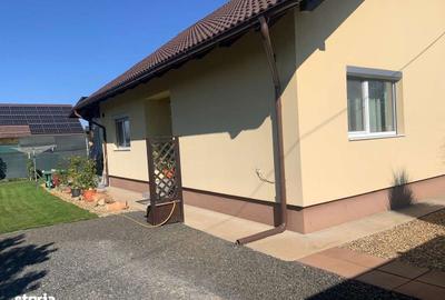 Casă cu 3 camere decomandat în Dragșina - 12