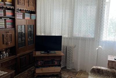 Apartament cu 2 camere decomandat în Eroii Revoluției