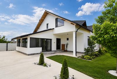 Casă cu 4 camere cu Teren 790 Mp în Vest