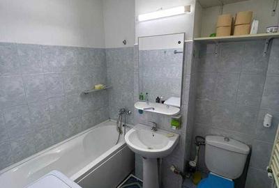 Garsonieră decomandată în Central