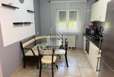 Apartament de vanzare 3 camere zona 300 - 6