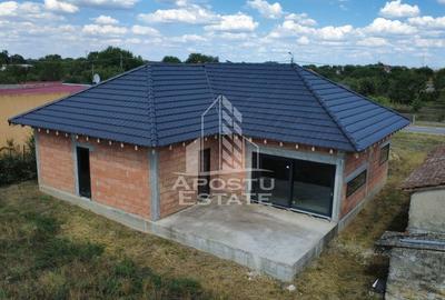 Casa individuala cu 4 camere si teren de 670 mp, Parta,  comision 0