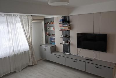 Garsonieră decomandată, mobilată în Central