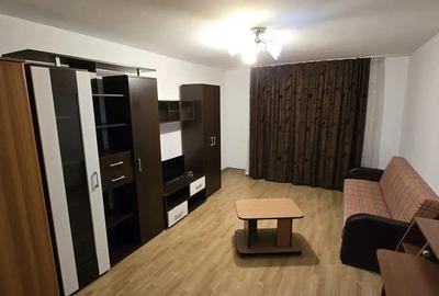 Apartament cu 2 camere decomandat în Galata