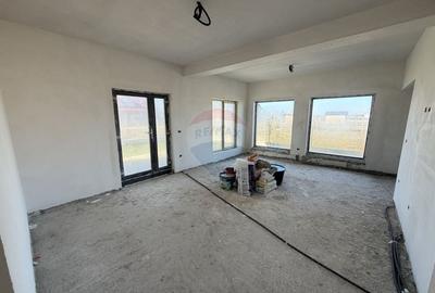 Casă cu 4 camere cu Teren 470 Mp în Câmpineanca - 4