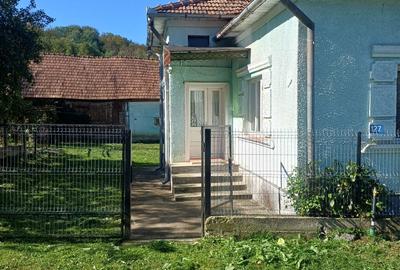 Casă cu 4 camere în Central - 1