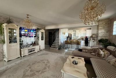 Apartament cu 4 camere decomandat în Central - 2