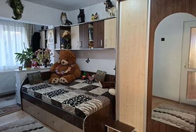 Apartament 3 camere decomandate zona Poarta 6 - 4