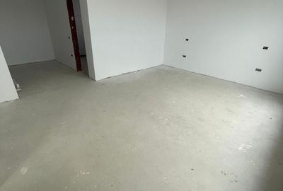 Casă cu 4 camere decomandat cu Teren 440 Mp în Central - 1