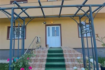 Casă cu 6 camere cu Canalizare în Bucium - 2