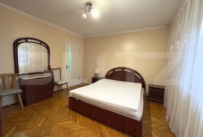 Apartament de inchiriat cu 3 camere decomandat, 81 mp - zona Cetate - 3