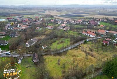 FILM! Casuta cu teren intravilan de 3.042mp, in pitoreasca aria din Bicfalau - 2