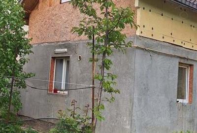 Casă cu 4 camere în Central - 1