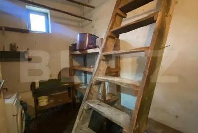 Casă cu 2 camere cu Teren 2400 Mp în Central - 1