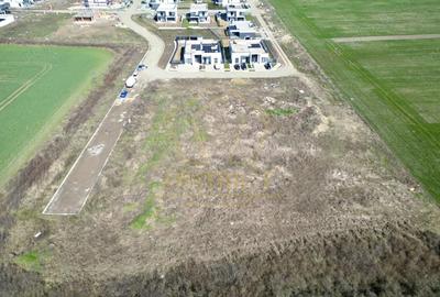 Teren de 3738 mp, în Covaci - 3