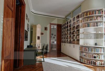 Apartament 3 camere, 132 mp, Pia?a Liberta?ii - 1