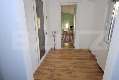 Casă cu 5 camere cu Teren 2400 Mp în Central - 2