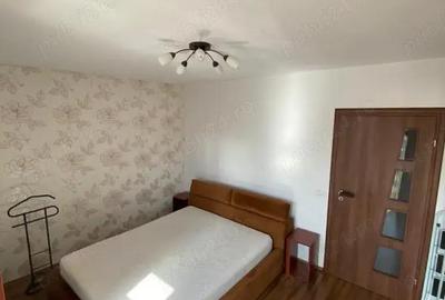 Vand apartament 2 camere ?i loc de parcare