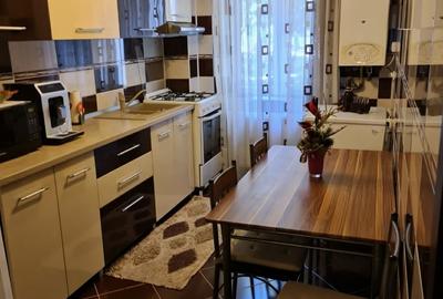 Apartament cu 3 camere decomandat în Central - 1