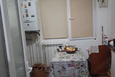 Apartament cu 2 camere zona Unirii Sud etaj 1 din 4 Pret: 82.000 - 2