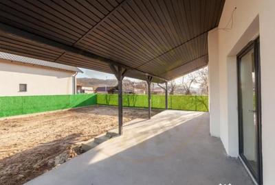 Casă cu 4 camere cu Teren 500 Mp în Drăganu - 8