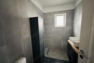 Casă cu 5 camere cu Teren 249 Mp în Roșu - 5