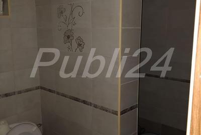 Casă cu Teren 1087 Mp în Poienari - 2