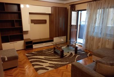 Apartament cu 3 camere decomandat, mobilat în Complex Studențesc