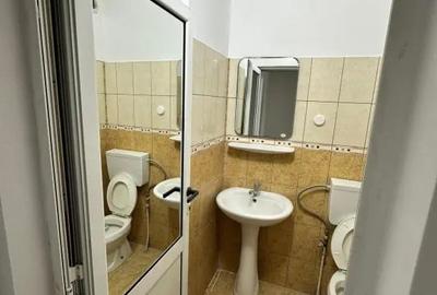 Spațiu comercial, de 50 mp, în Central - 8