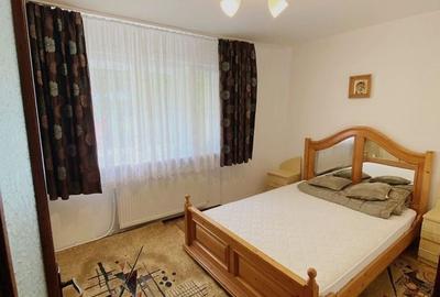 Apartament cu 3 camere decomandat în Exterior Vest