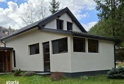Casă cu 4 camere cu Teren 768 Mp în Râșca