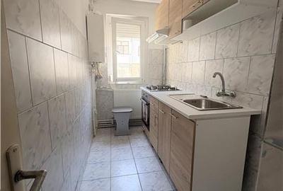 Apartament cu 3 camere semidecomandat în Est