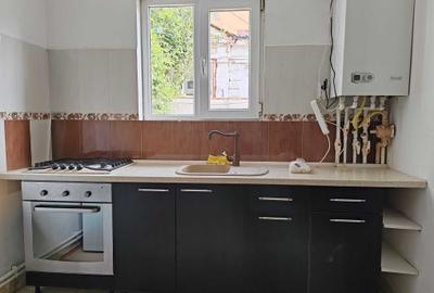 Casă cu 2 camere cu Teren 90 Mp în Foișorul de Foc