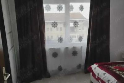 Apartament cu 3 camere semidecomandat în Micro 16 - 1