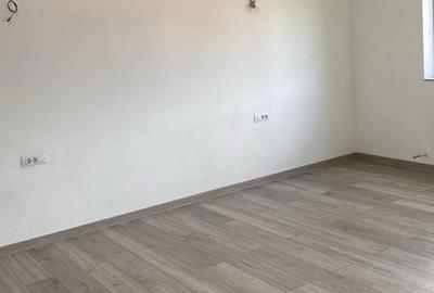 Casă cu 4 camere cu Teren 809 Mp în Petrișor - 10